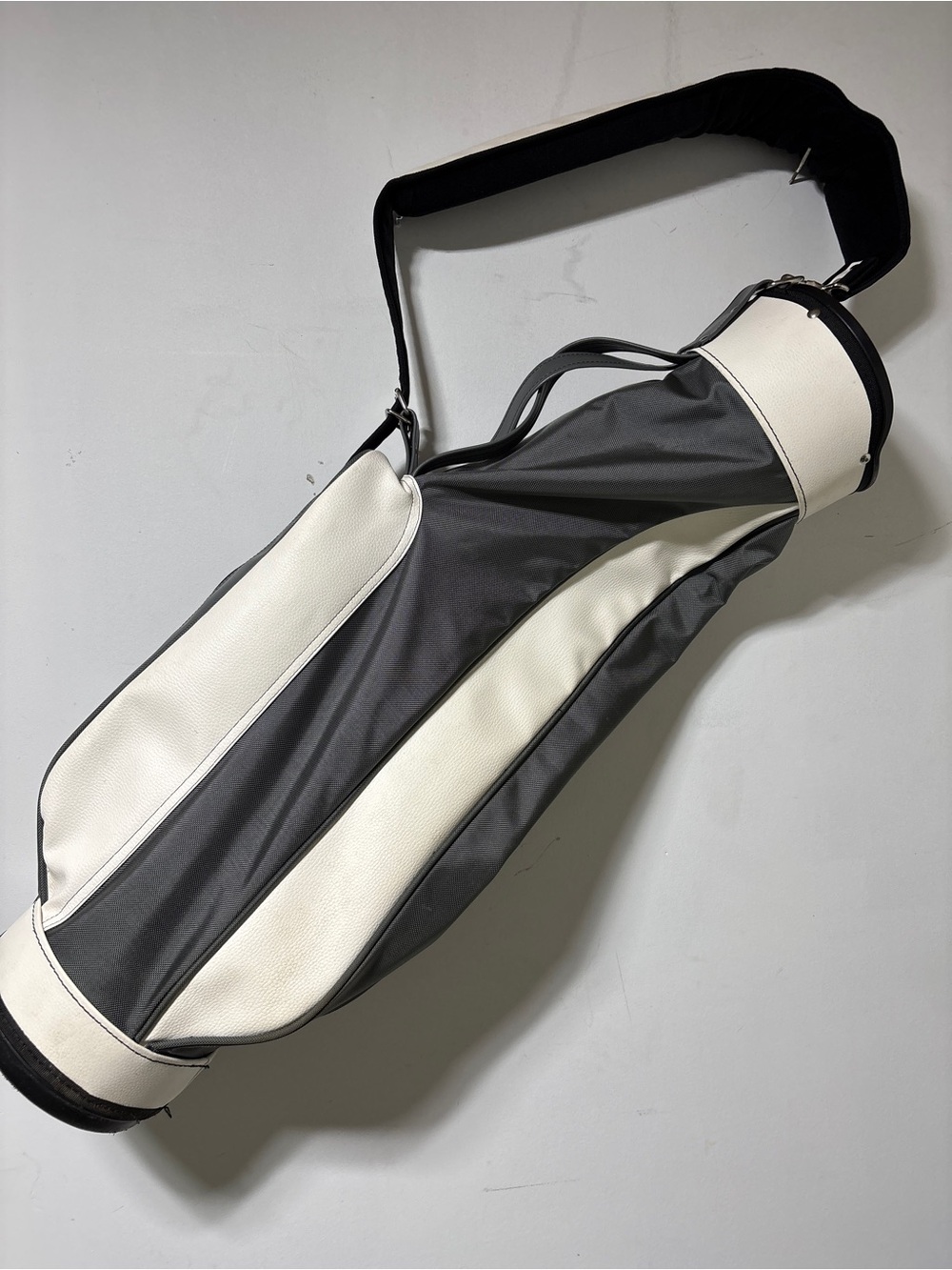 Jones Men's Grey and White Golf Carry Bag Pants - Classic Two-Tone Style - Picture 5 of 5